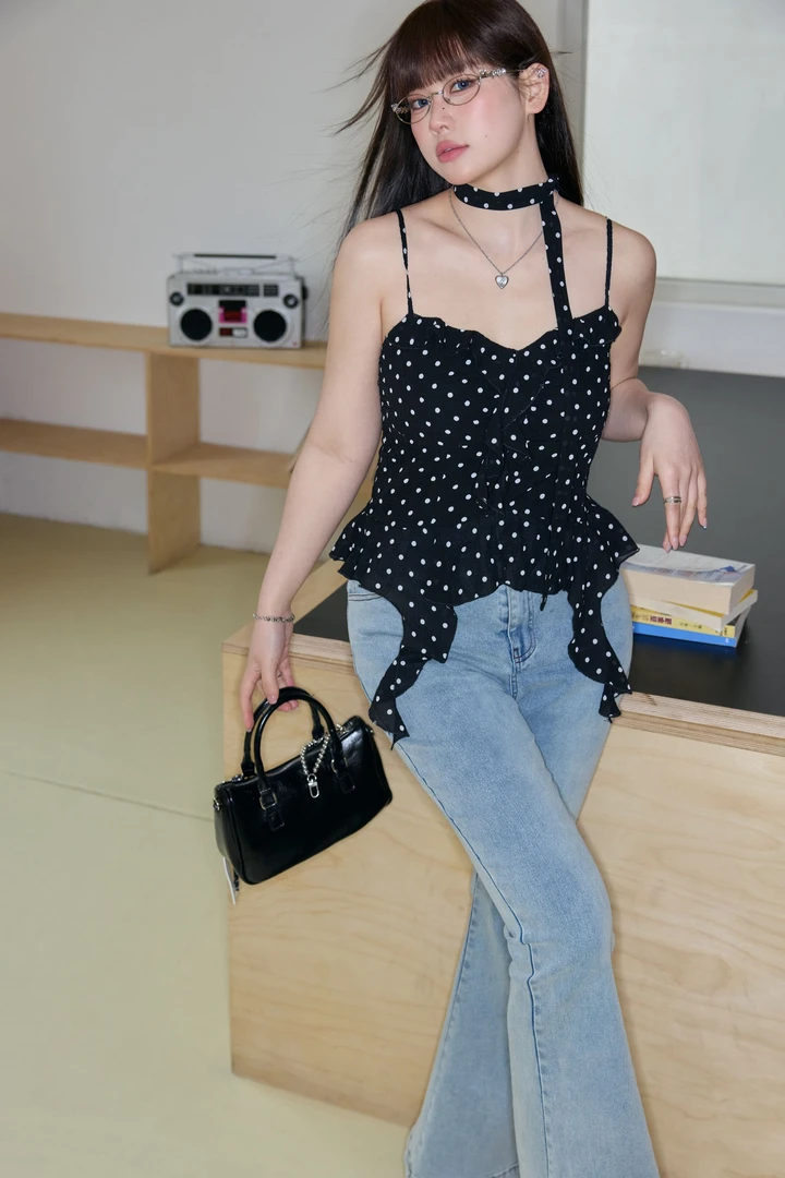 张大人【黑夜魅影】大码女装微胖妹妹甜辣波点v领不规则雪纺吊带衫