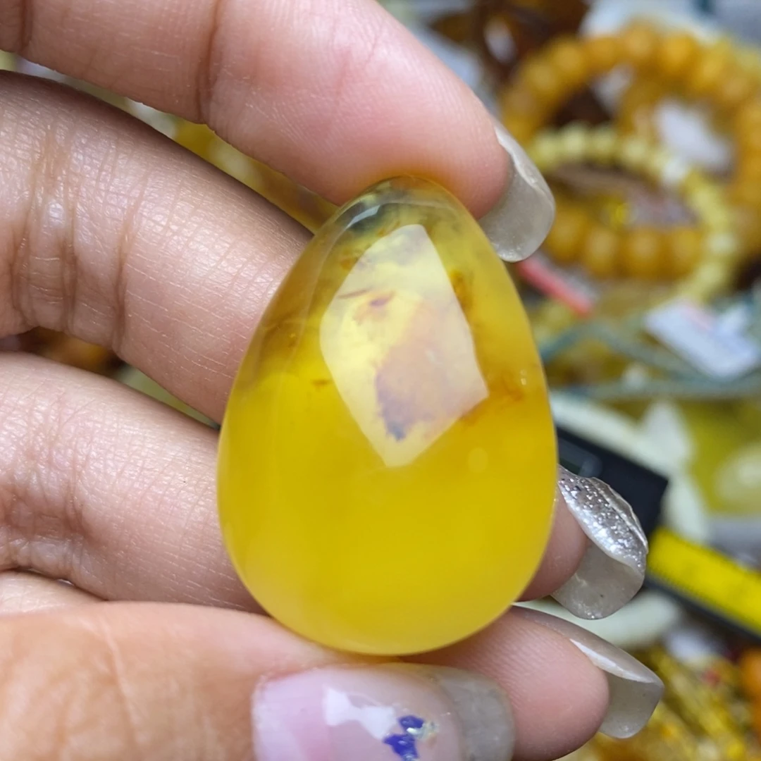 未镶嵌琥珀珠宝奇石