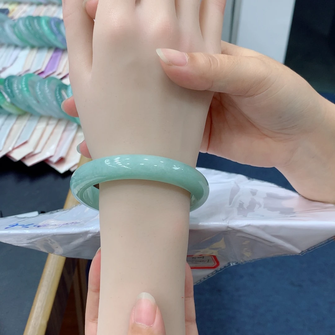 翡翠未镶嵌手镯买断