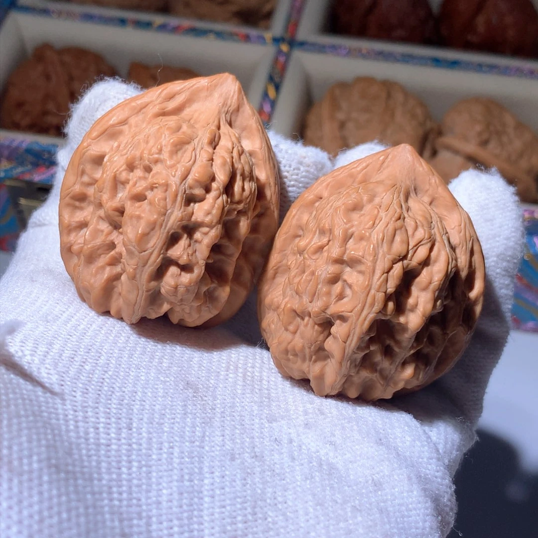 文玩核桃把件赤龙鸡心