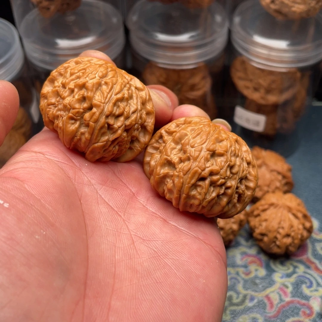 文玩核桃把件闷白