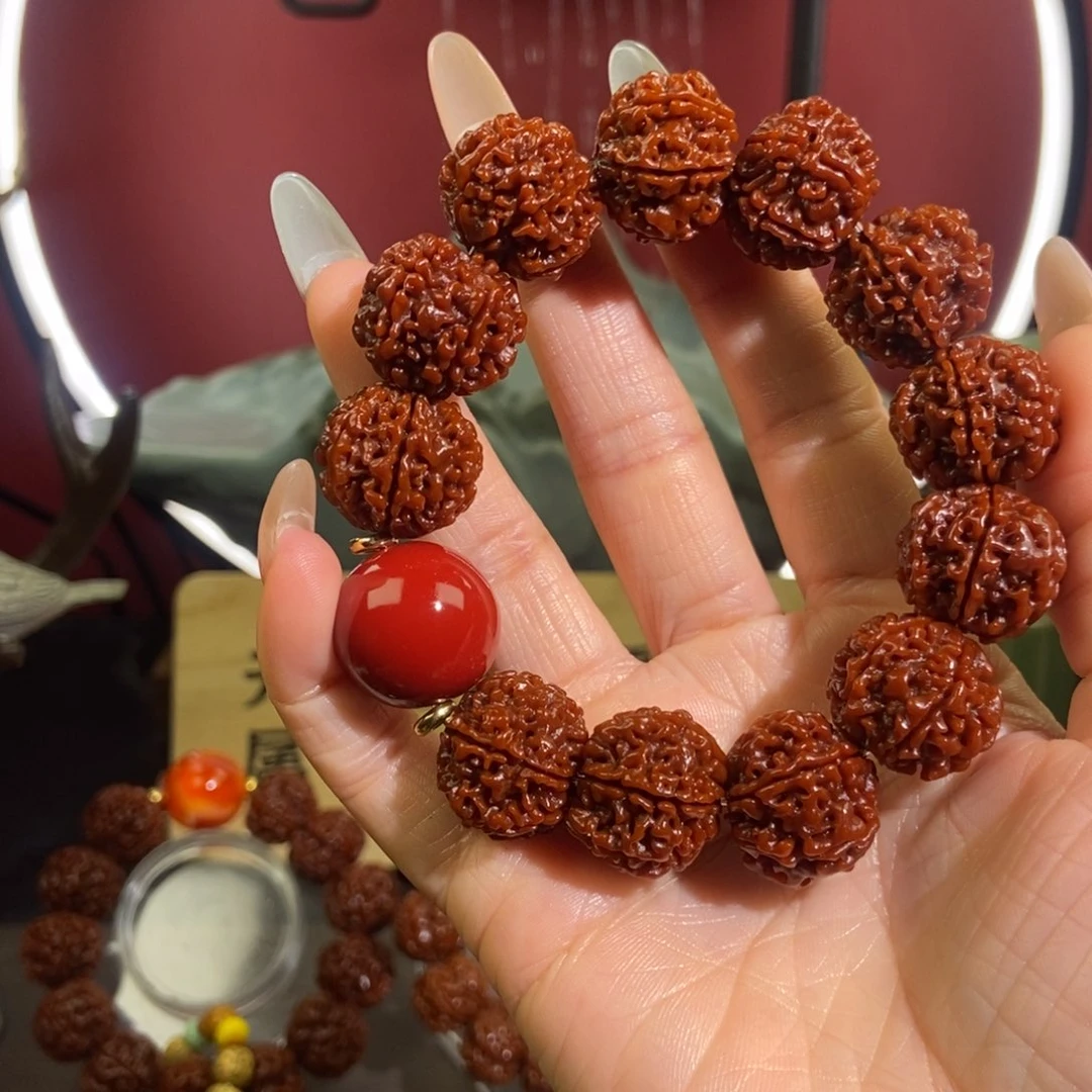 金刚菩提吊坠620红。