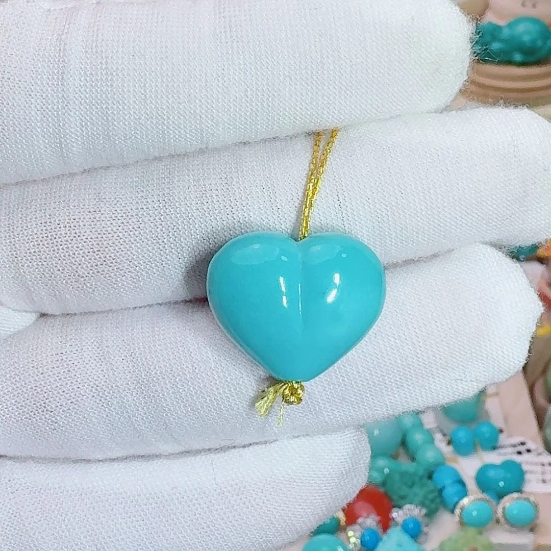 绿松石未镶嵌珠宝奇石饱满屁桃