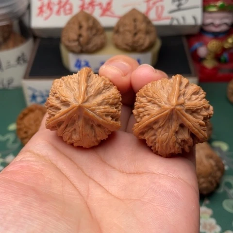 【闪购商品】把件文玩核桃ₐ*35全品玉龙粗筋奔