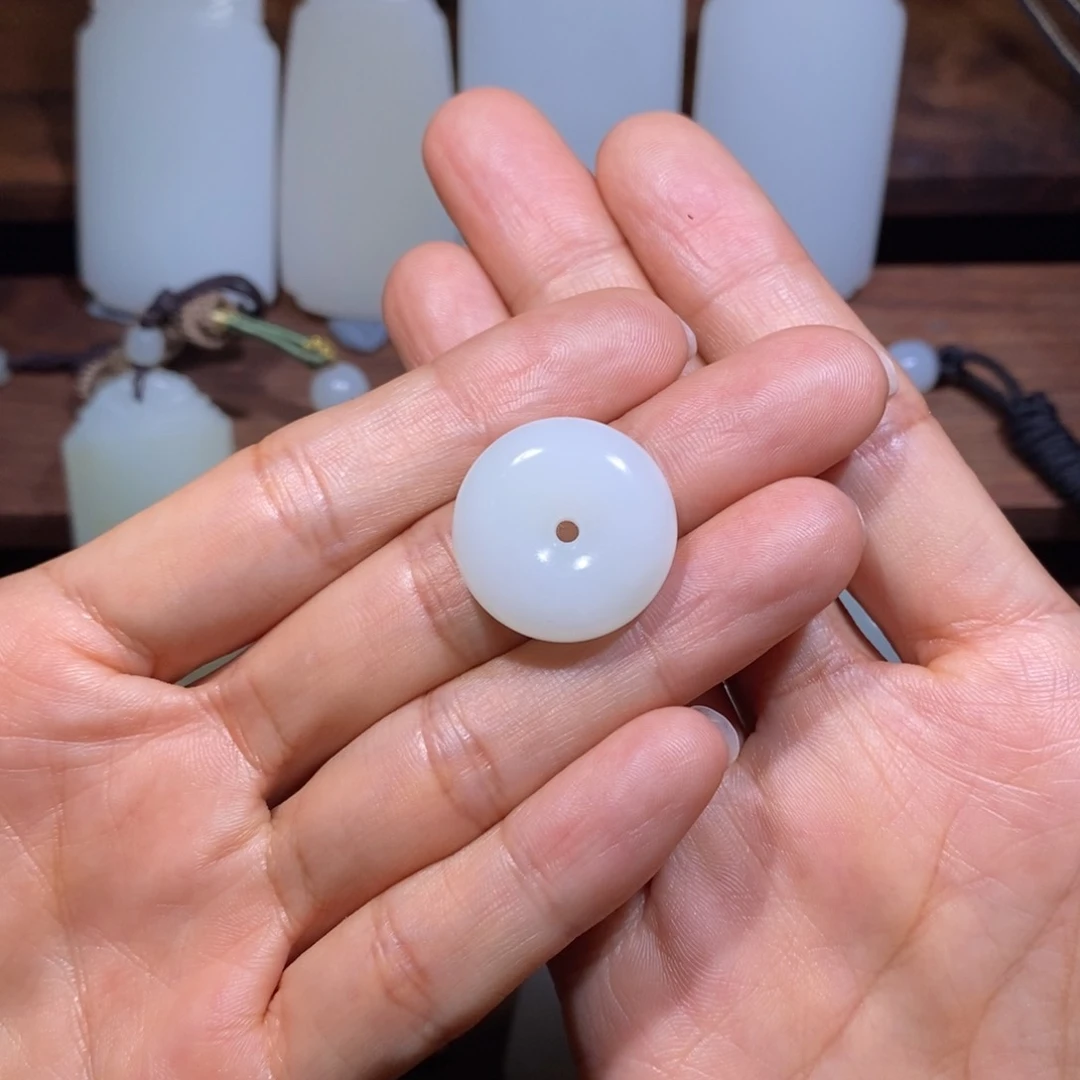 未镶嵌和田玉车挂