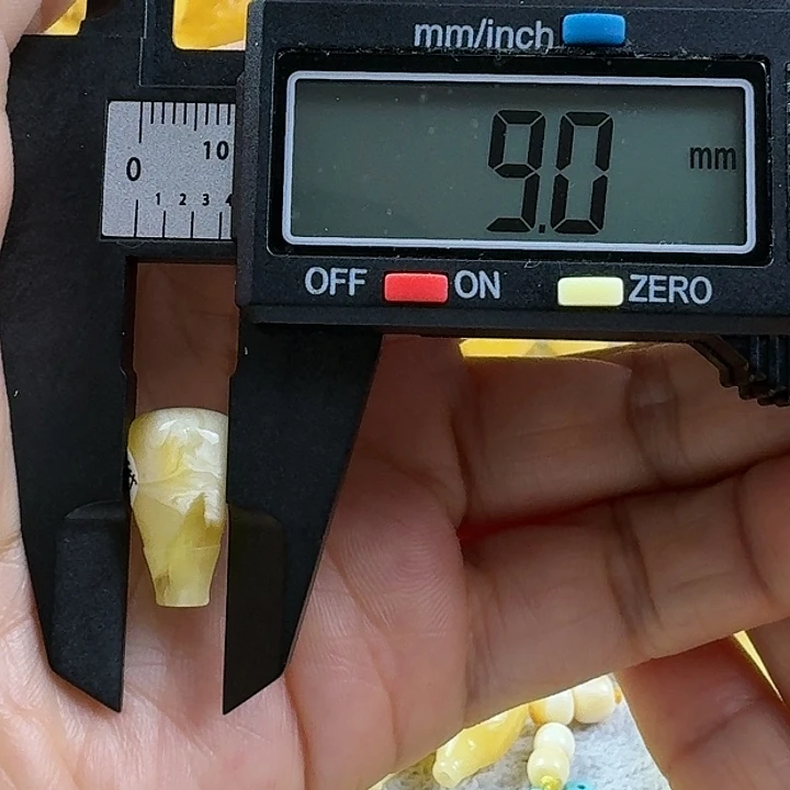 蜜蜡未镶嵌裸石29