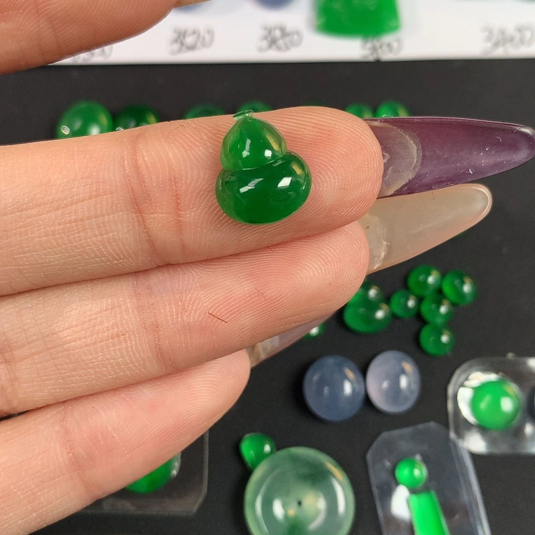 翡翠散珠11.4 9.7 3.79