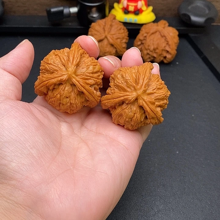 还***谁把件文玩核桃白奔