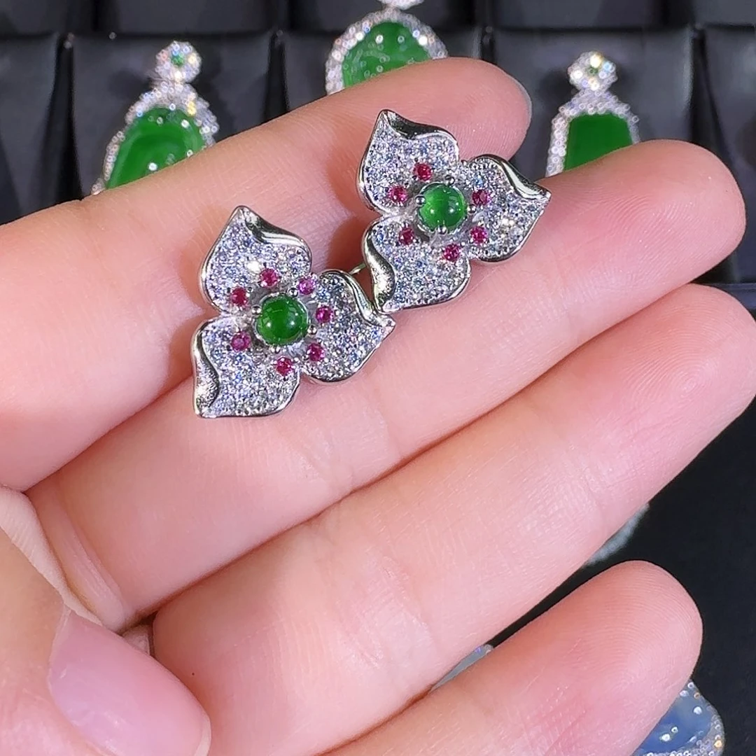 翡翠耳饰未镶嵌花