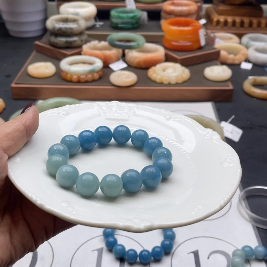 紫***蓝石英岩玉未镶嵌手镯