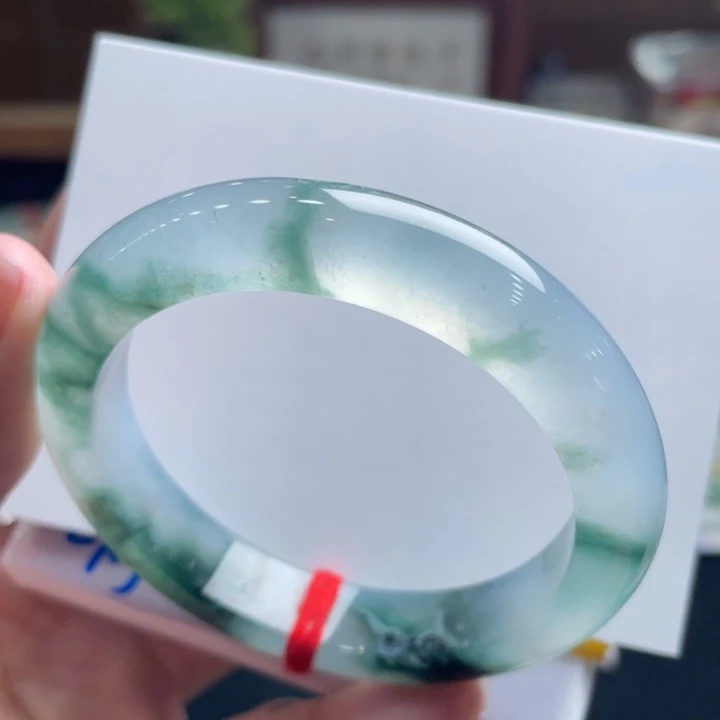 翡翠未镶嵌手镯51.6炸光飘花