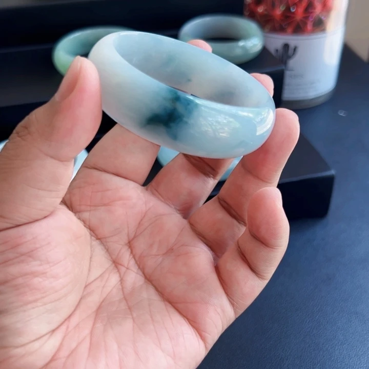 翡翠手镯未镶嵌圈口55/56
