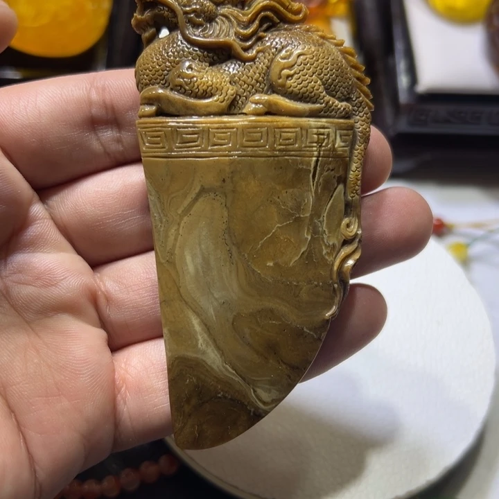 琥珀未镶嵌颈饰琥珀吊坠31.9克