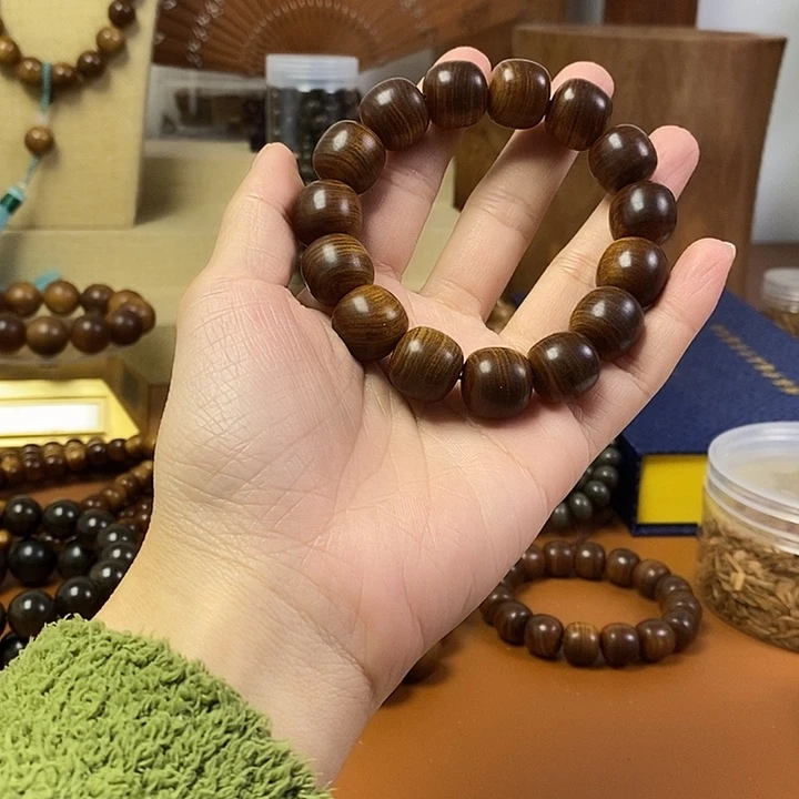 檀香木老山檀香黑肉沉水桶珠1.5手串