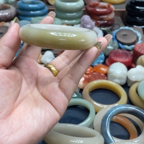 合金石英质玉（黄龙玉）手链财****尖