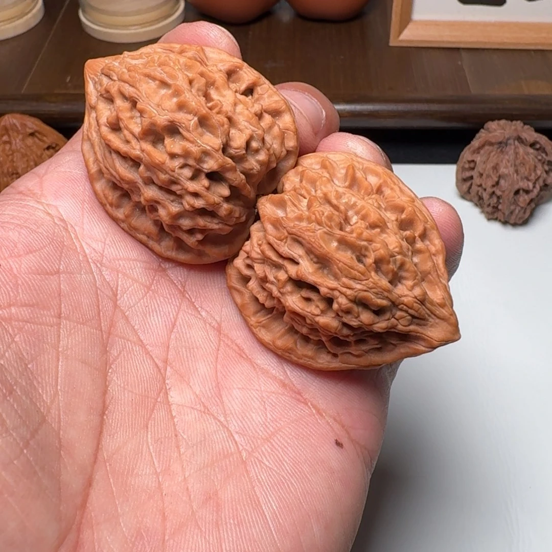 把件文玩核桃十三陵鸡心