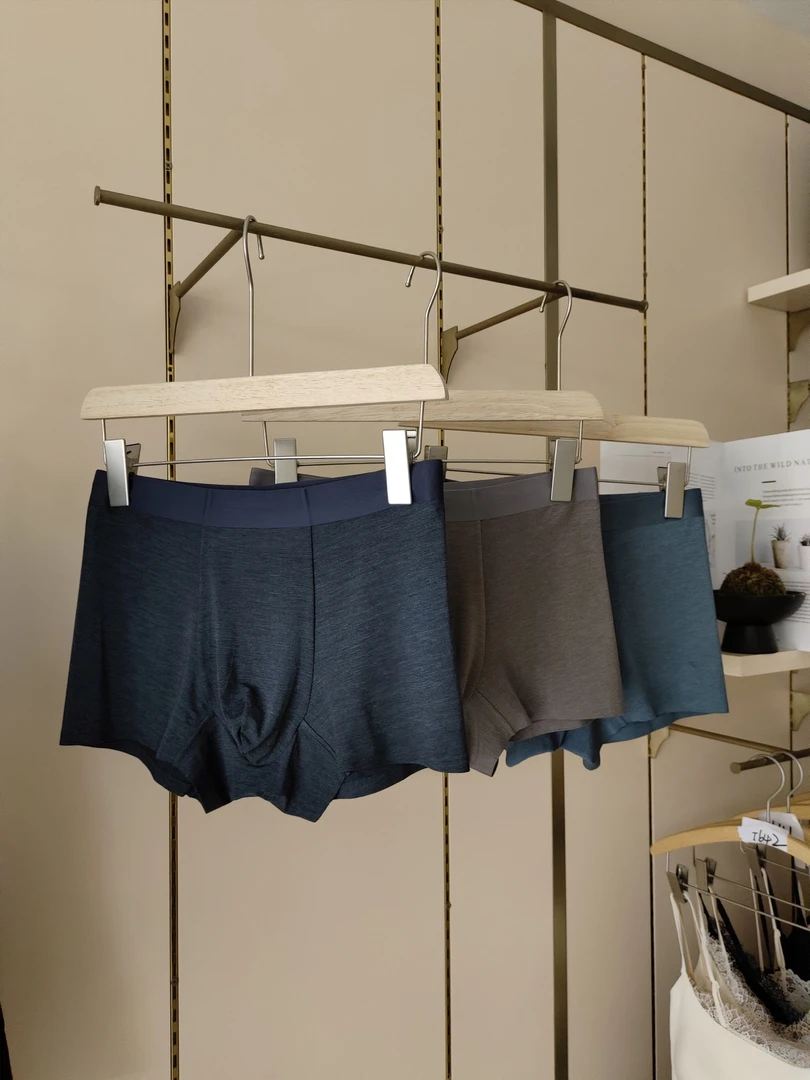 【YLANGENE】盒装背心 13069JM