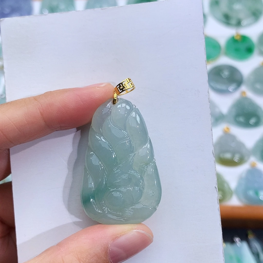 翡翠18K金镶嵌颈饰翡翠吊坠