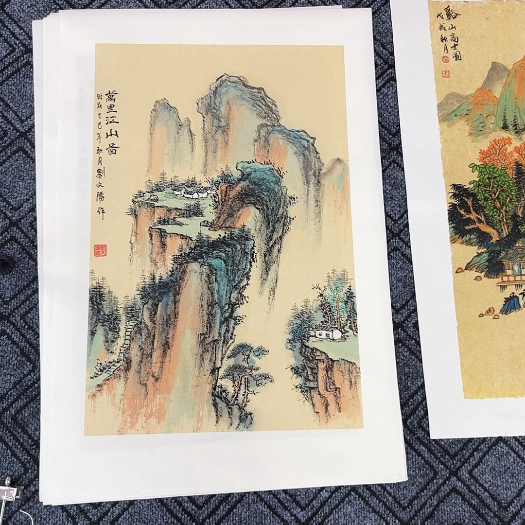 落***涯国画刘文腾老师四尺三开山水奇