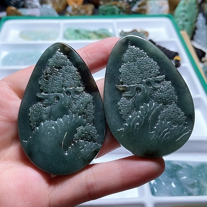 春***喜翡翠未镶嵌颈饰翡翠a货