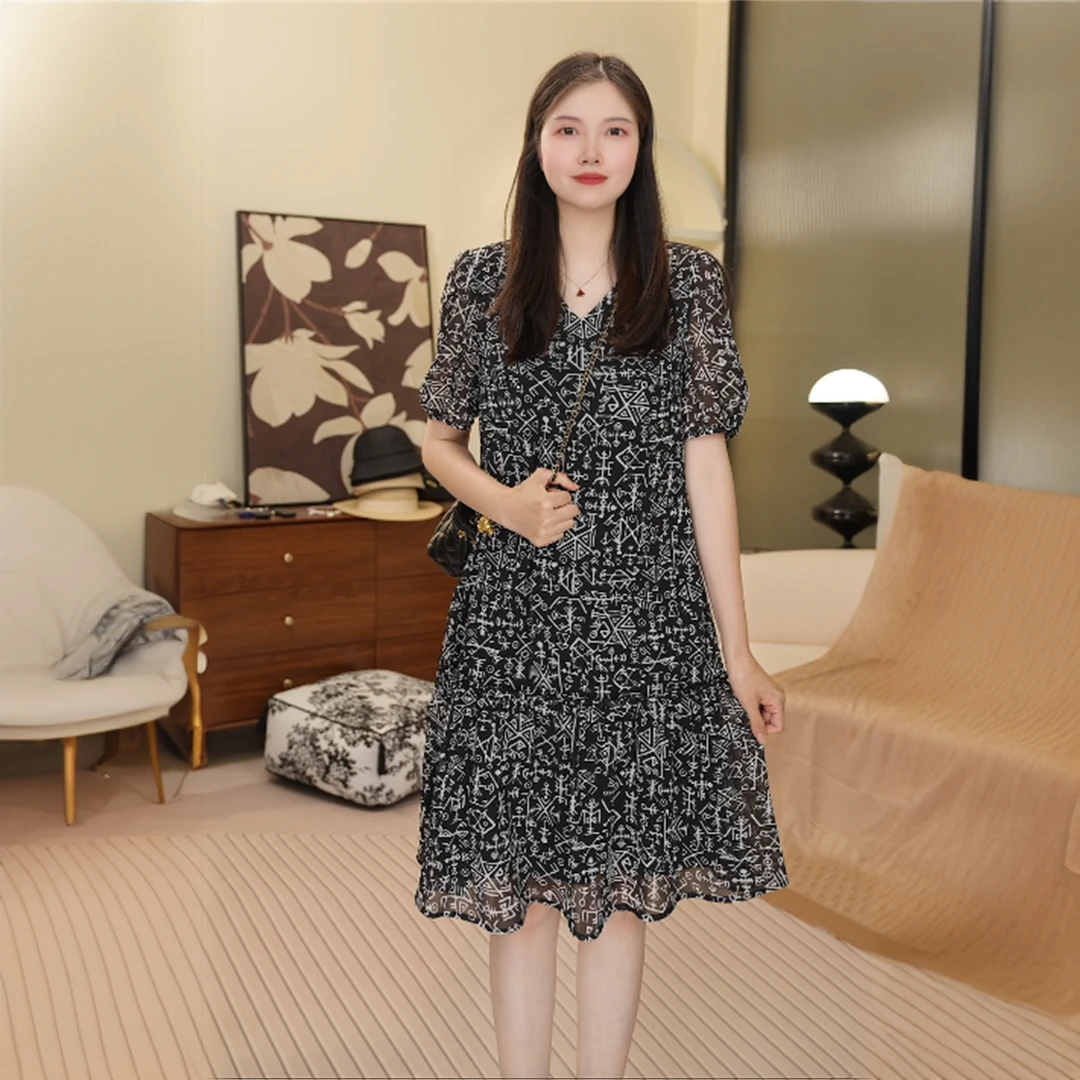 黑色v领碎花连衣裙女夏法式宽松大码微胖mm遮肚显瘦小个子中长裙