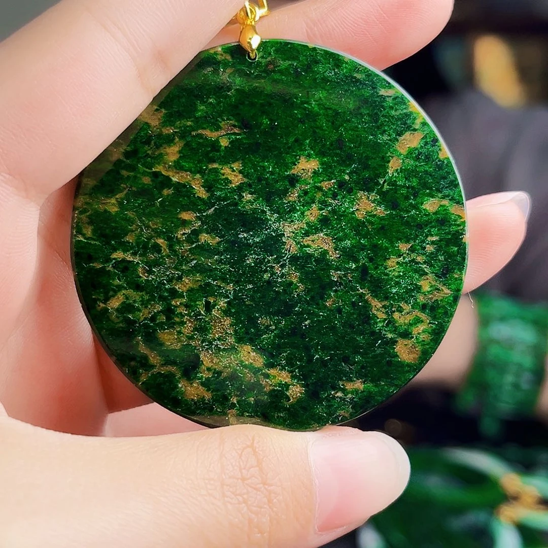 颈饰未镶嵌翡翠多样性