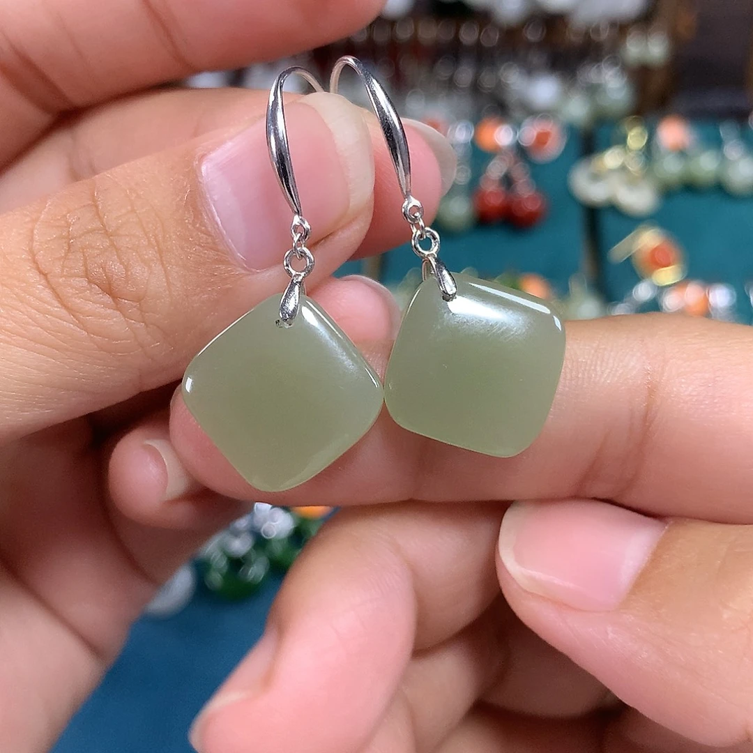 和田玉银S925镶嵌耳饰卡15左右