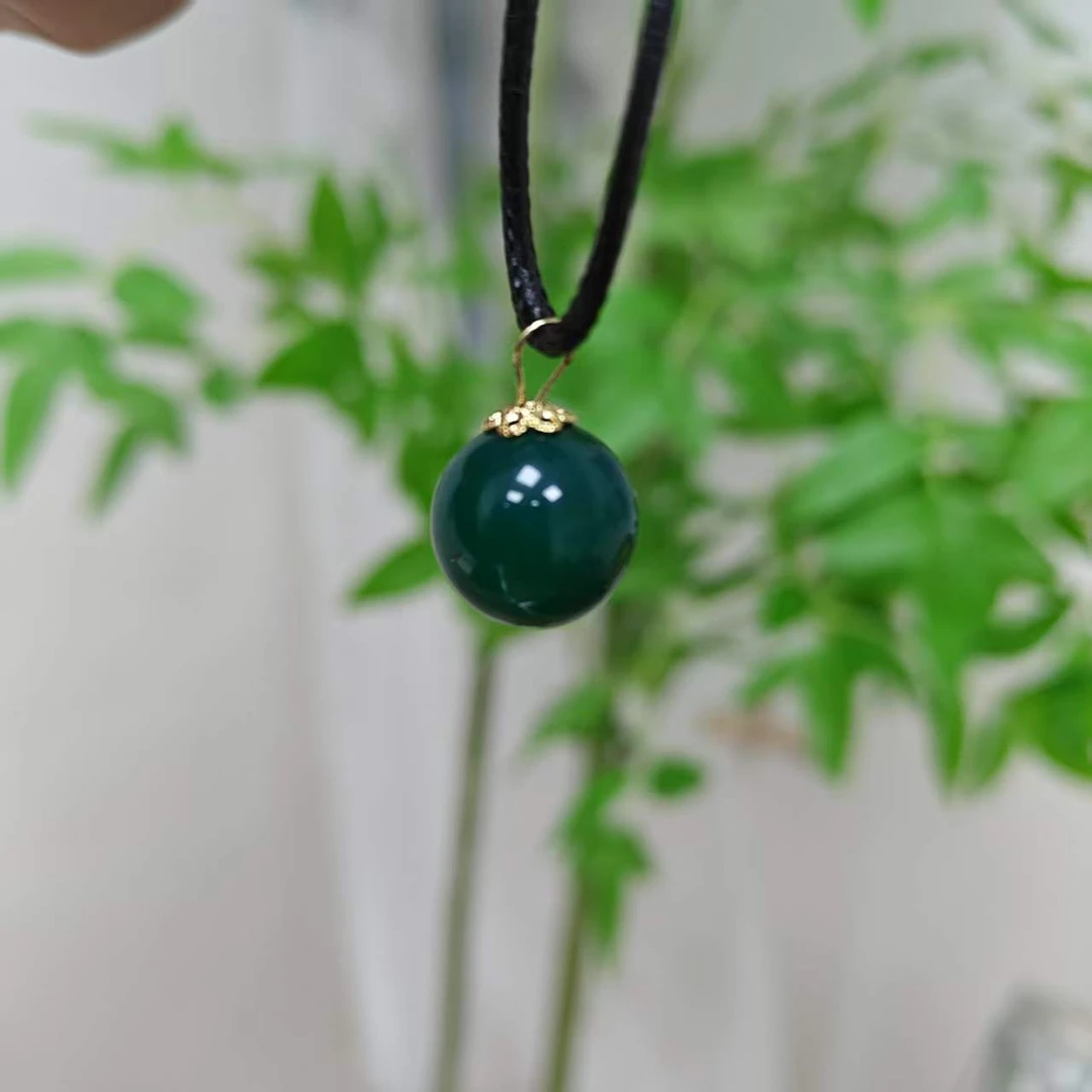 11极光绿转运珠玉石玛瑙吊坠