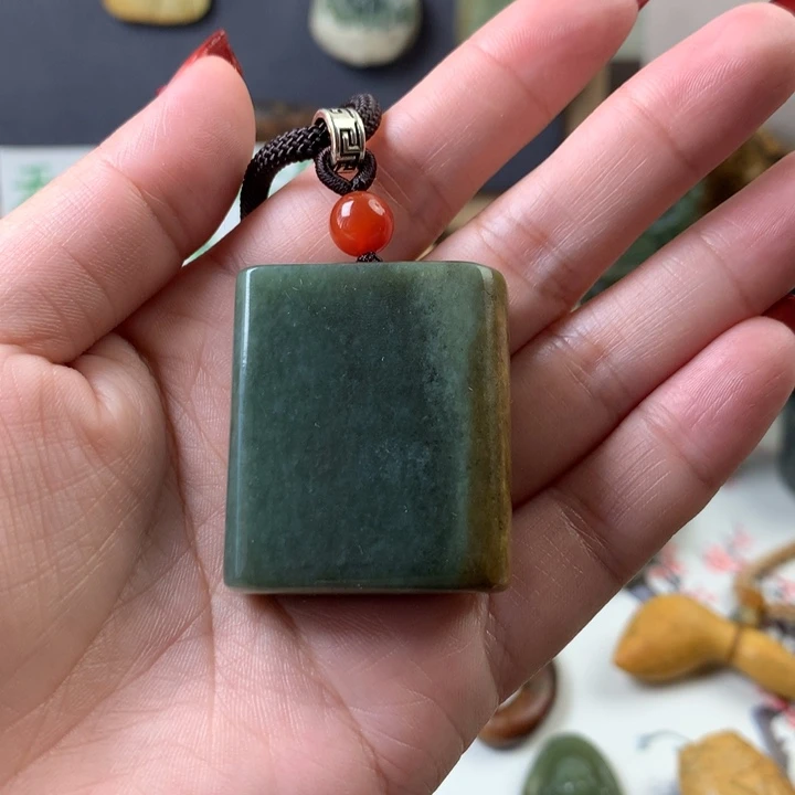 岫岩河磨玉（透闪石质玉）挂件未镶嵌