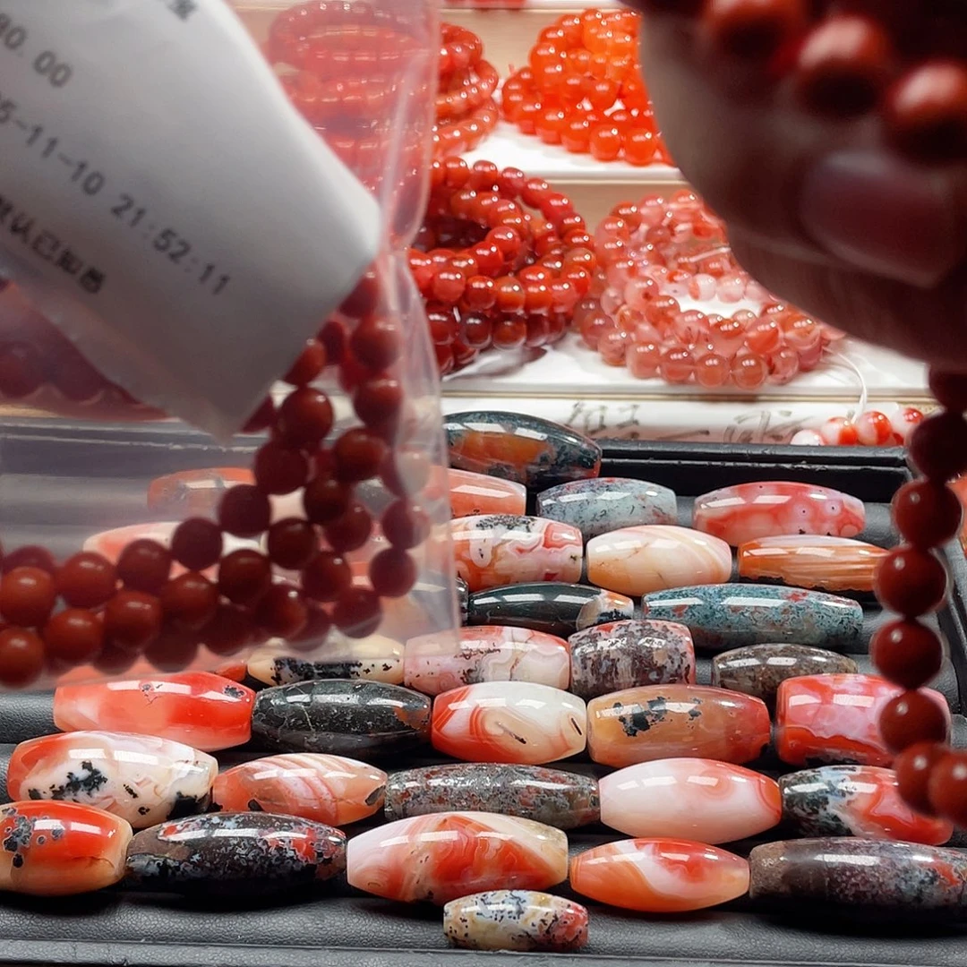 满***～南红玛瑙未镶嵌手链