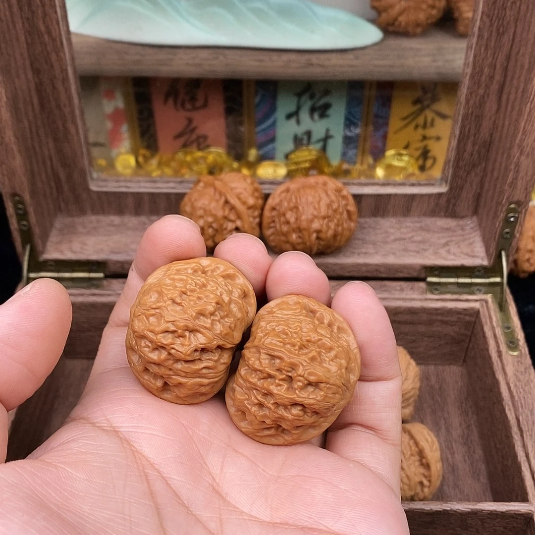 文玩核桃把件凤凰山