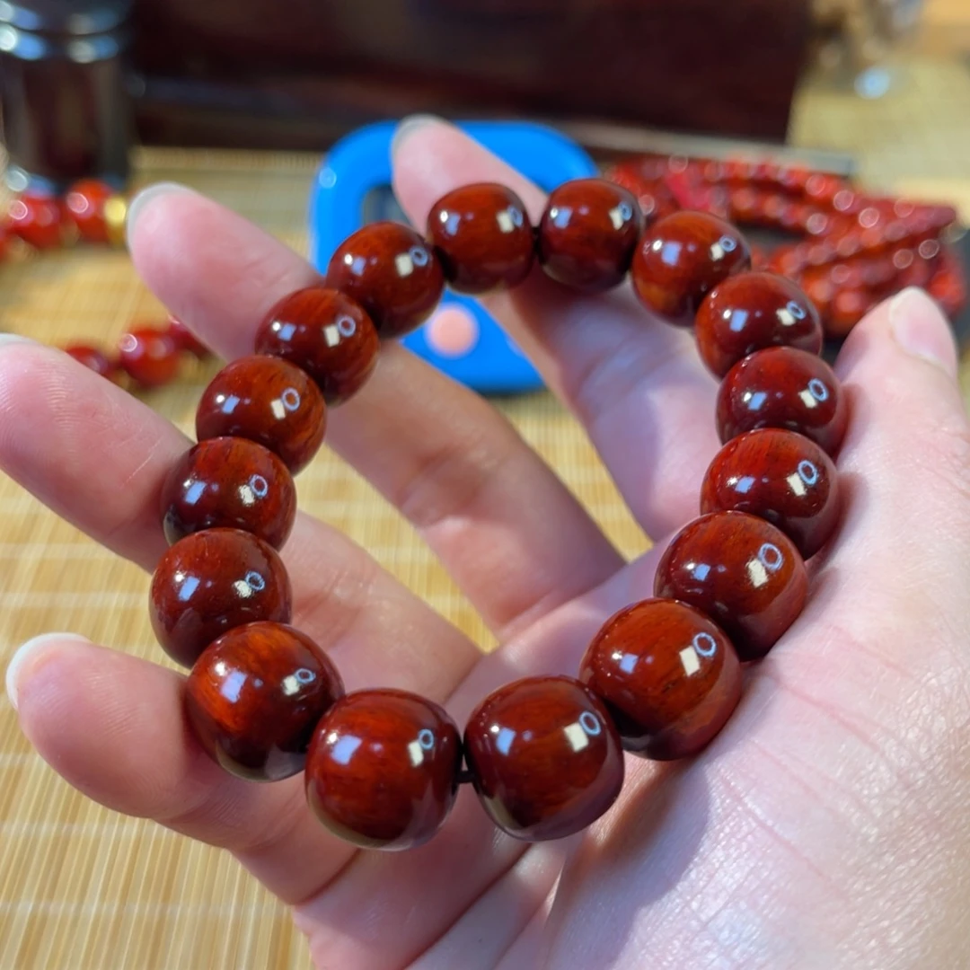 嘻***哒木小叶紫檀手工艺