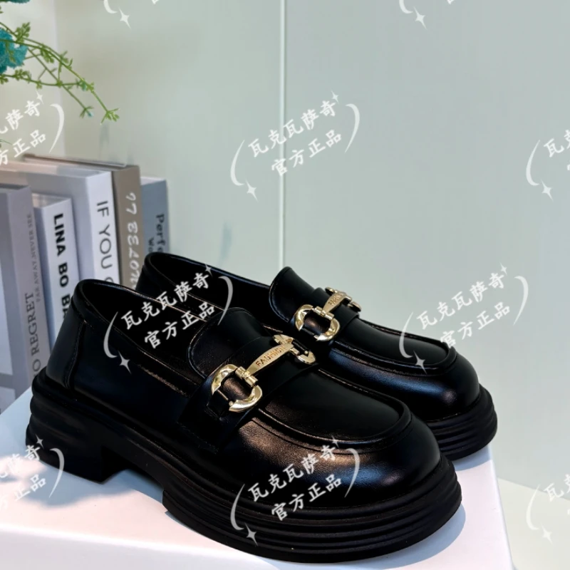 瓦克瓦萨奇金属扣装饰英伦风方跟单鞋女2025新款一脚蹬时尚乐福鞋