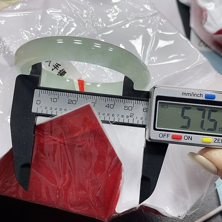 翡翠手镯未镶嵌202