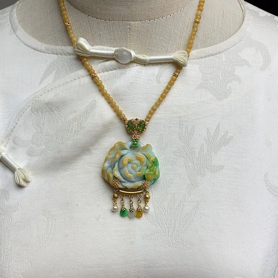 翡翠颈饰未镶嵌天然