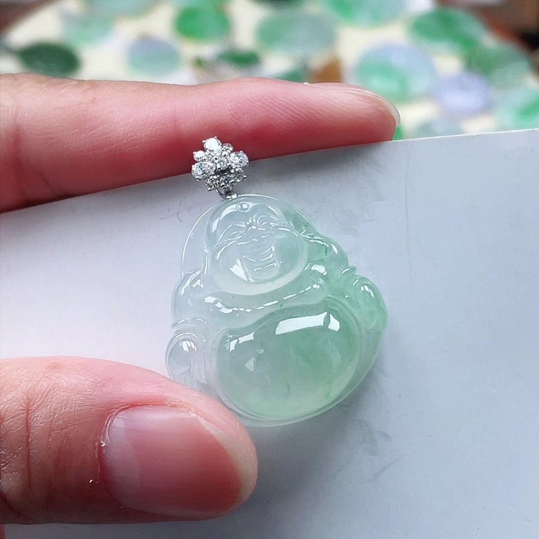 颈饰18K金镶嵌翡翠佛公