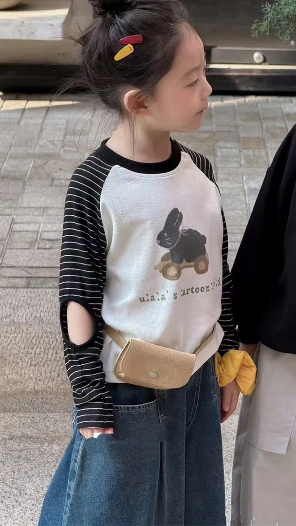 呆萌范2025春新款兔子拼条纹上衣长袖洋气