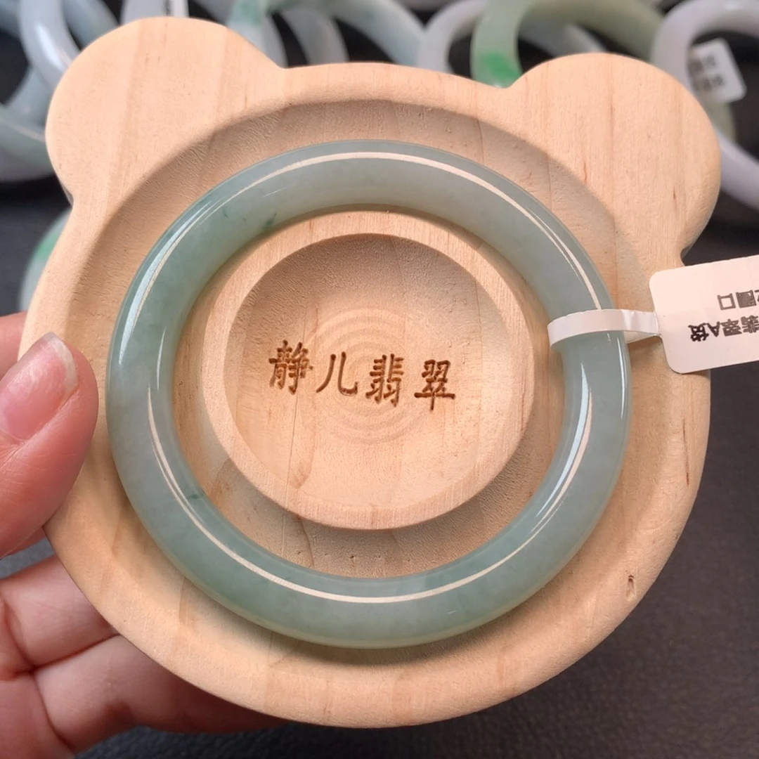 翡翠手镯未镶嵌52圈口