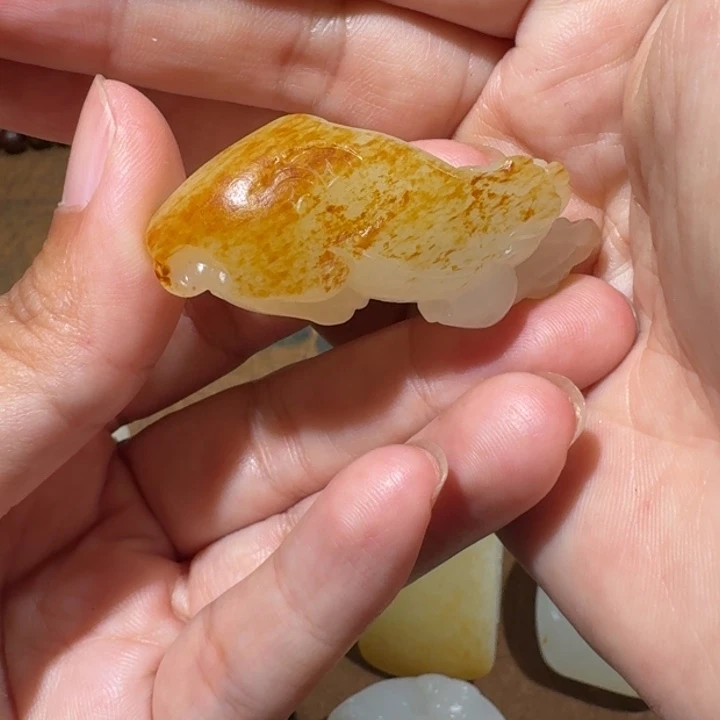 耀***升和田玉未镶嵌颈饰