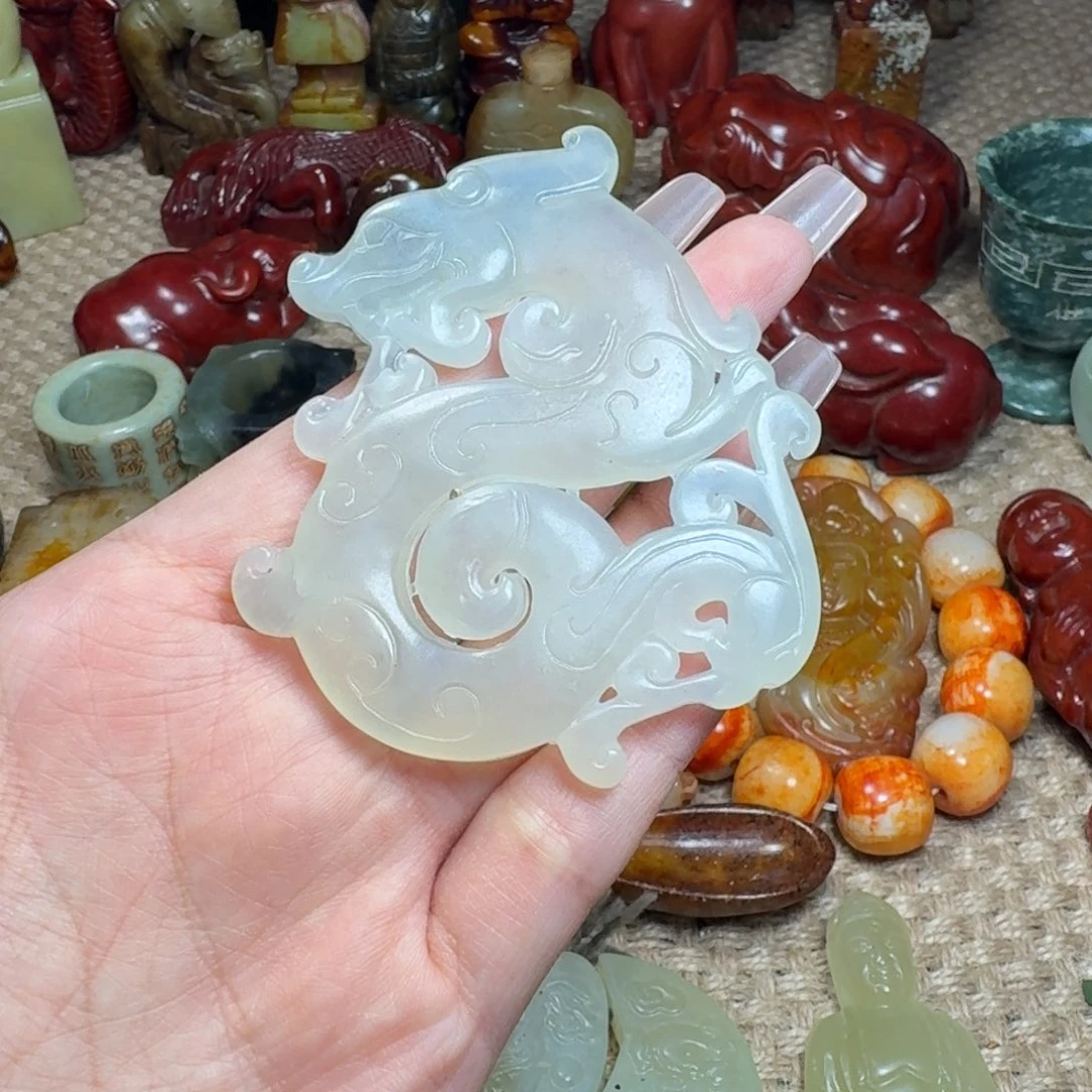 蛇纹石玉未镶嵌颈饰