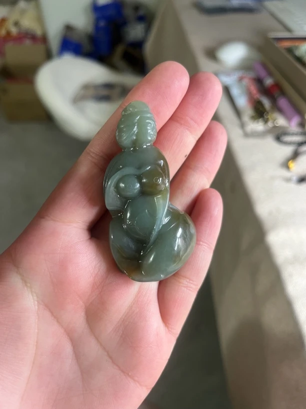 天然新疆和田玉且末料玉美人吊坠手把件