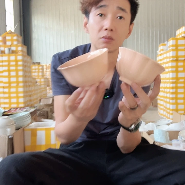 藕粉色花朵碗4只破损包赔不补发介意勿拍