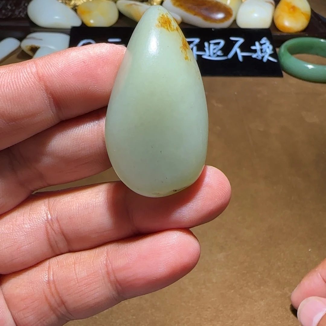 背***驰颈饰未镶嵌和田玉（白玉）