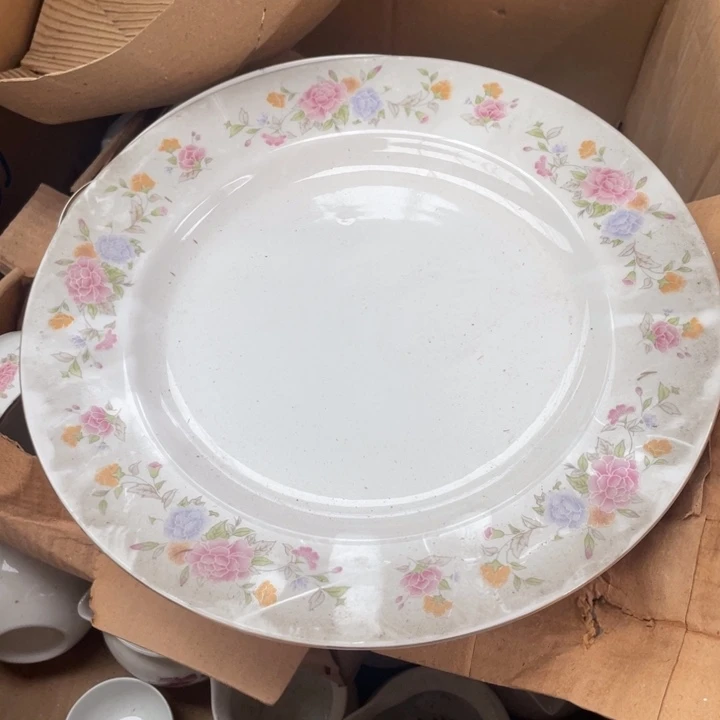 瓷片陶瓷盘子碗砂锅都有