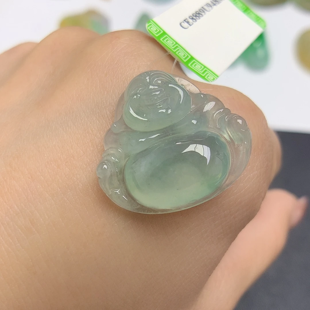 翡翠颈饰未镶嵌佛公