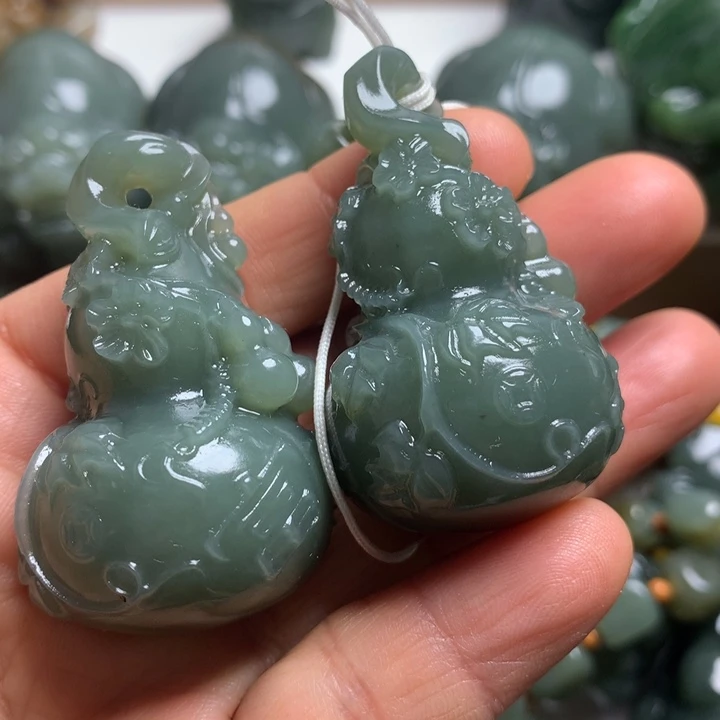 西***哥和田玉未镶嵌颈饰