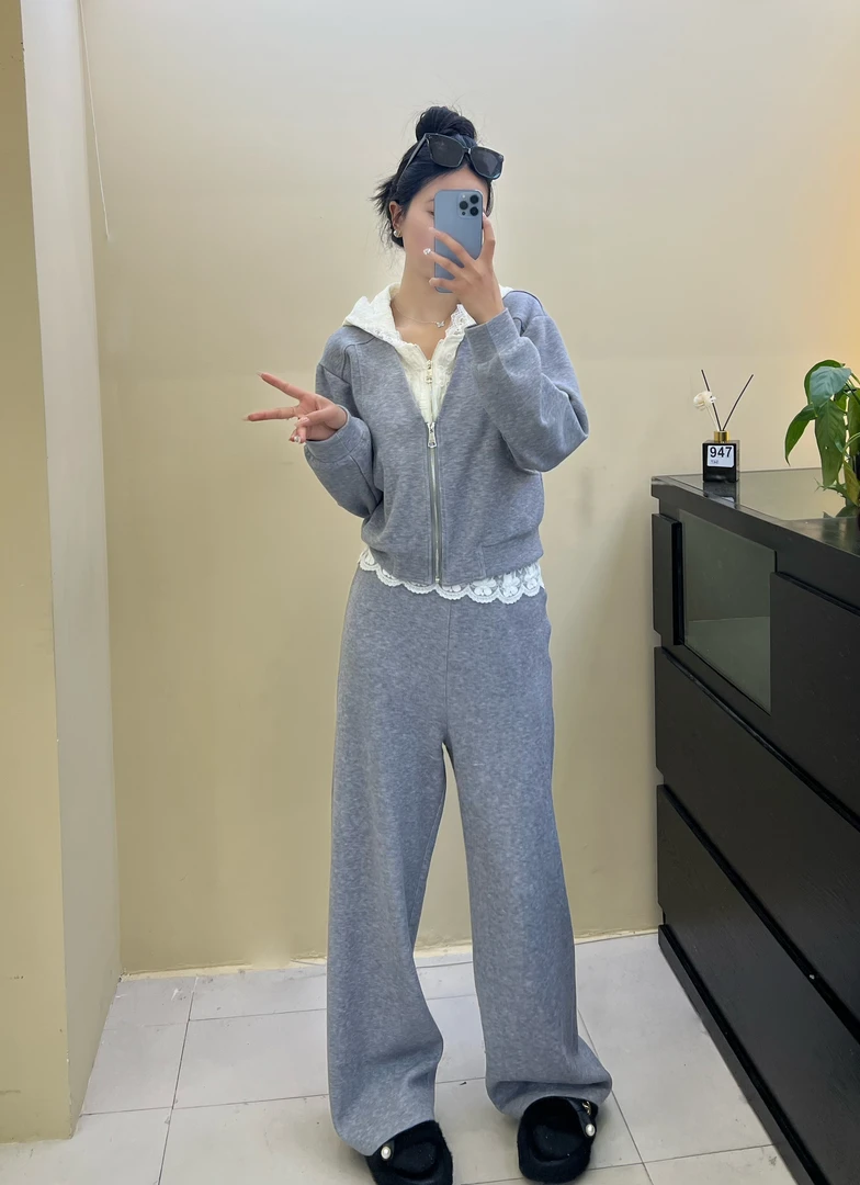 时尚套装显瘦气质休闲减龄春季爆款洋气女宽松小个子蕾丝休闲套装