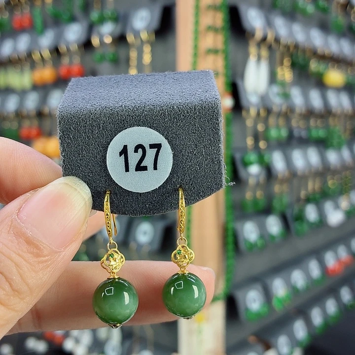 和田玉18K金镶嵌耳饰