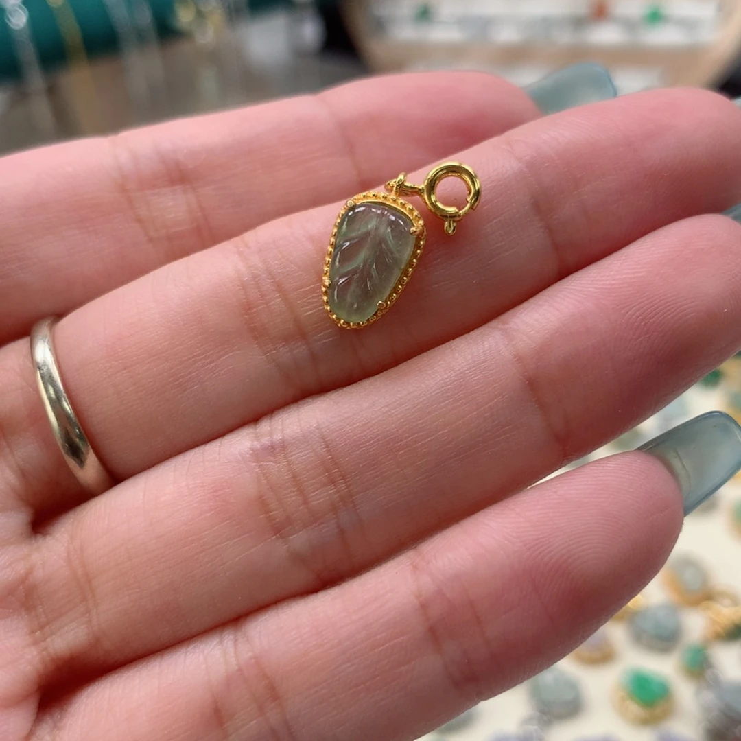 颈饰银S925镶嵌翡翠叶子