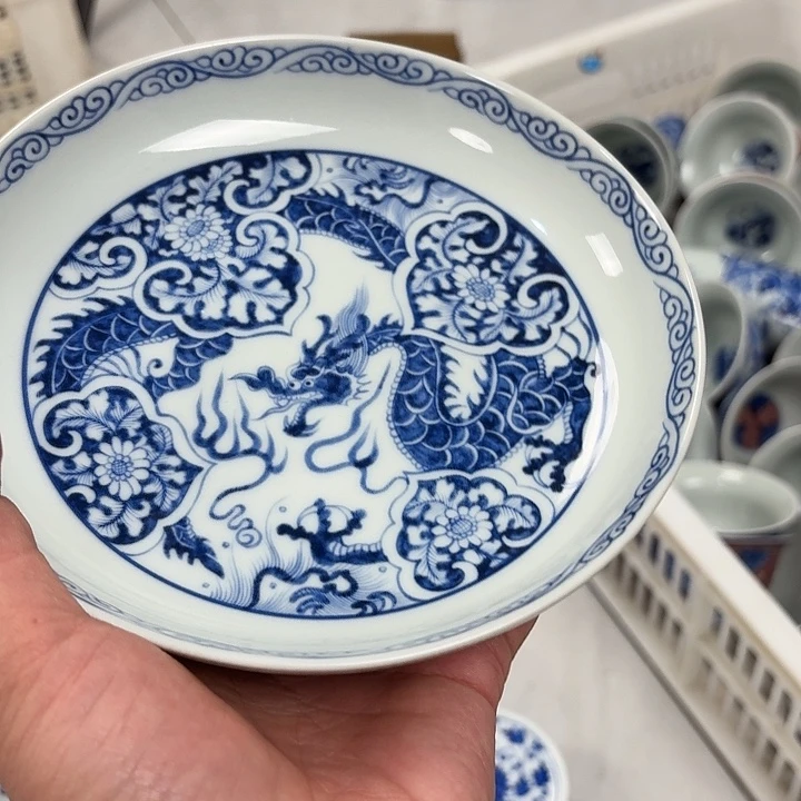瓷片青花如意穿花龙大胡乘景德镇